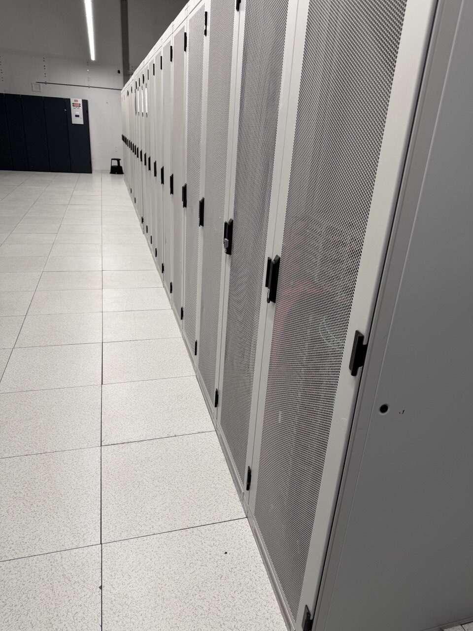 Cold-aisle containment at DataOne HQ (AMS01)