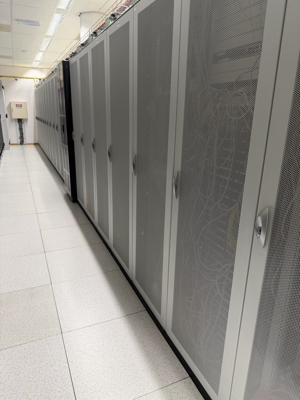 Server aisle at DataOne HQ (AMS01)