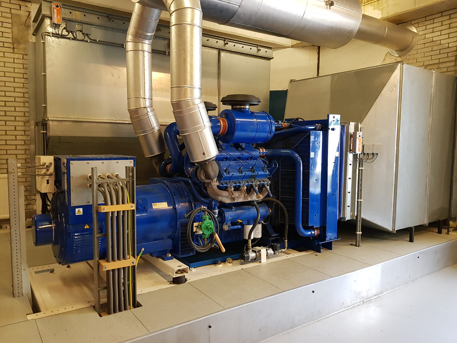 No-break diesel generator at DataOne HQ (AMS01)