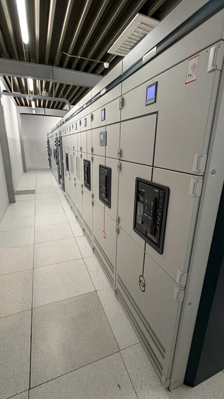 Main power distribution board at DataOne HQ (AMS01)