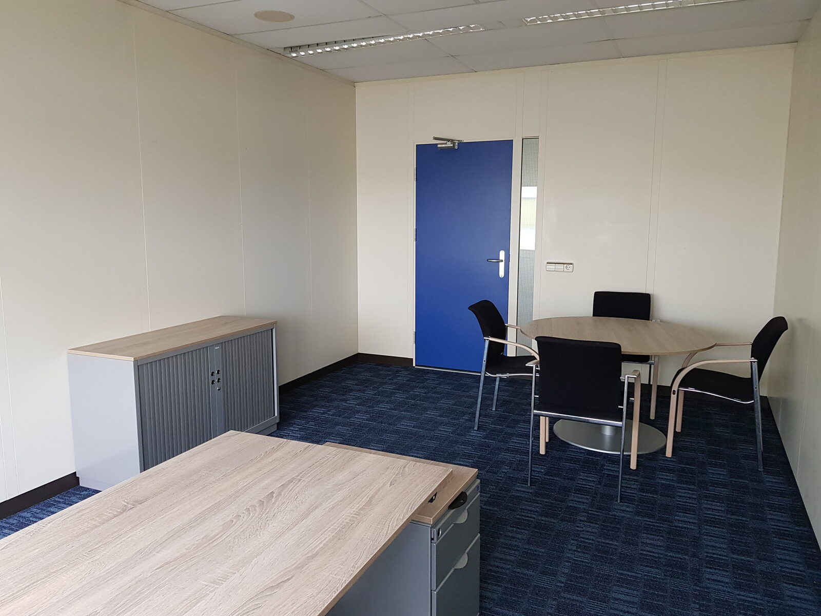 On-site meeting room and workspace at DataOne HQ (AMS01)